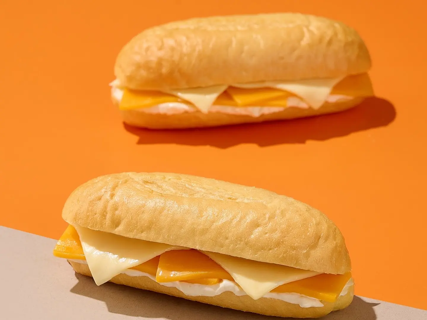 ٢ ميني جبن ساندويتش