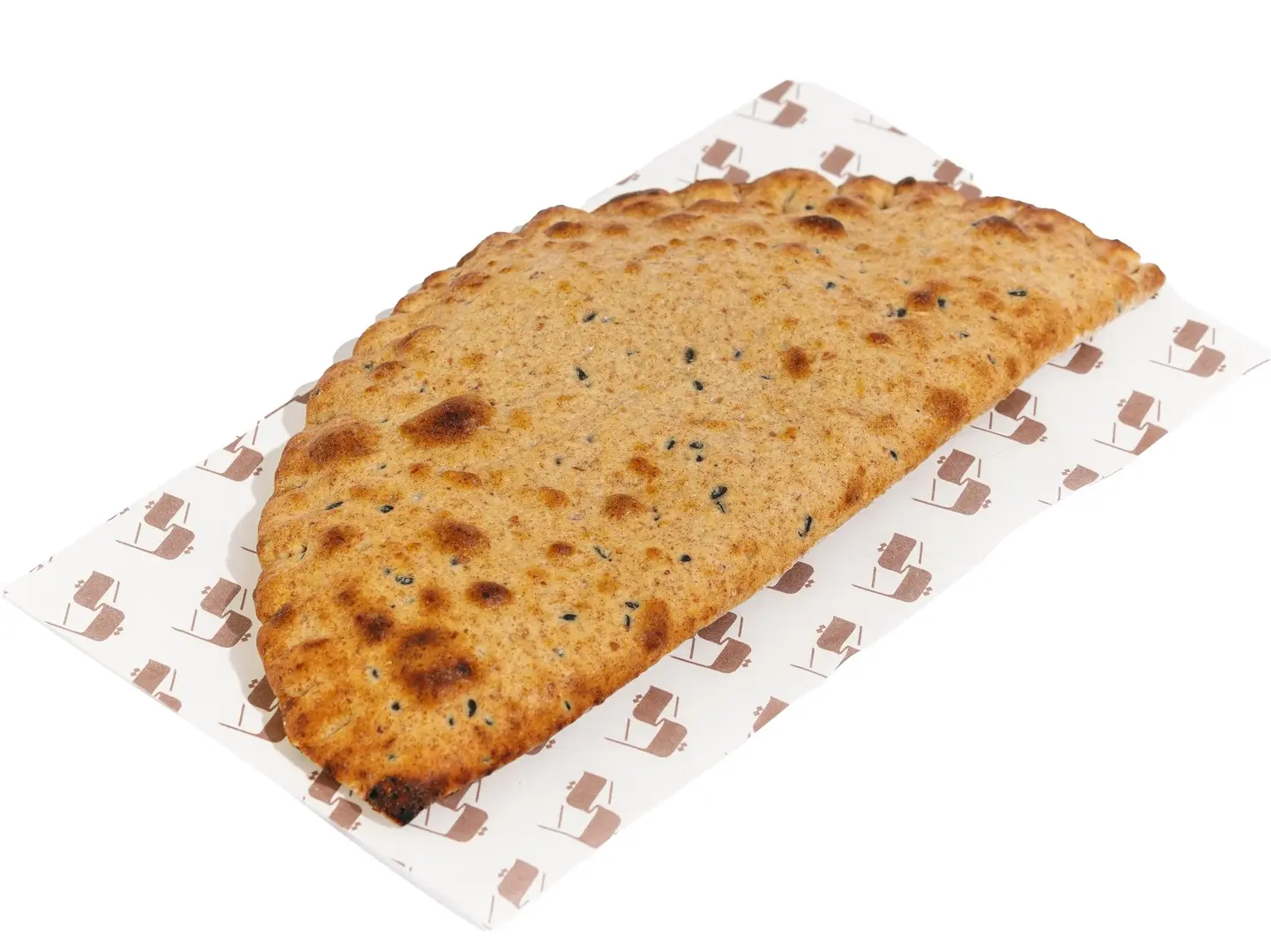 خبز احمر باللبنة والزعتر