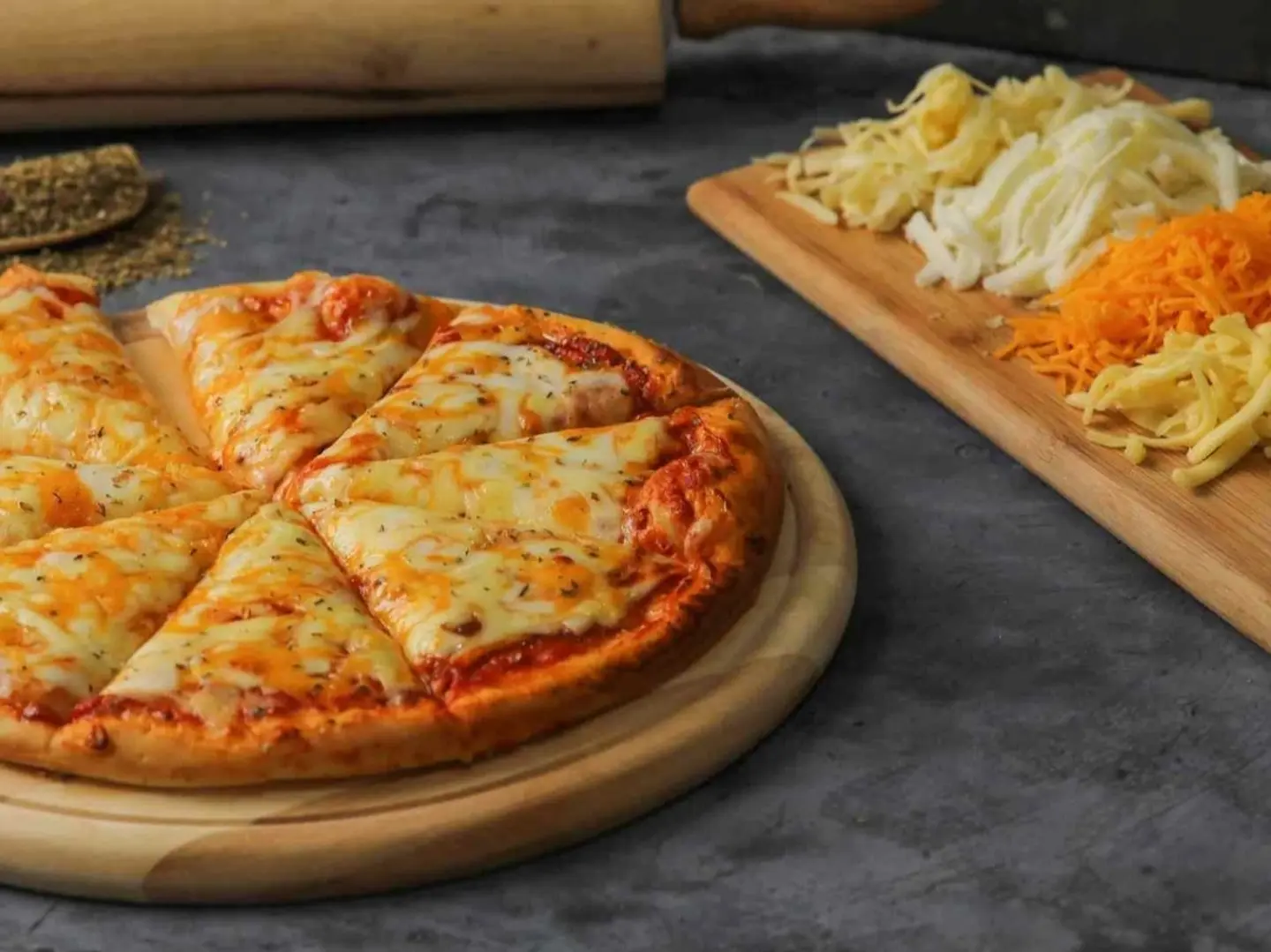 بيتزا قطنة الخاصة - وسط