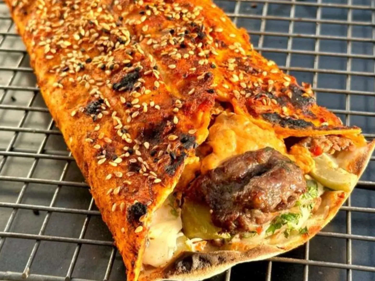 جامبو مناقيش كباب لحم