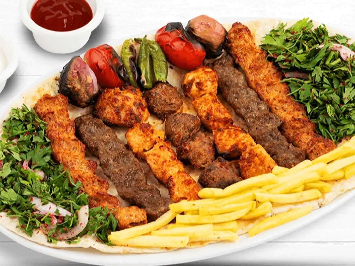 صحن مشكل مشاوي 8 اسياخ مع صحن حمص