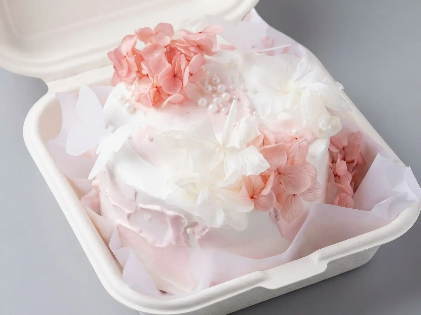 لانش كيك بالفراشات