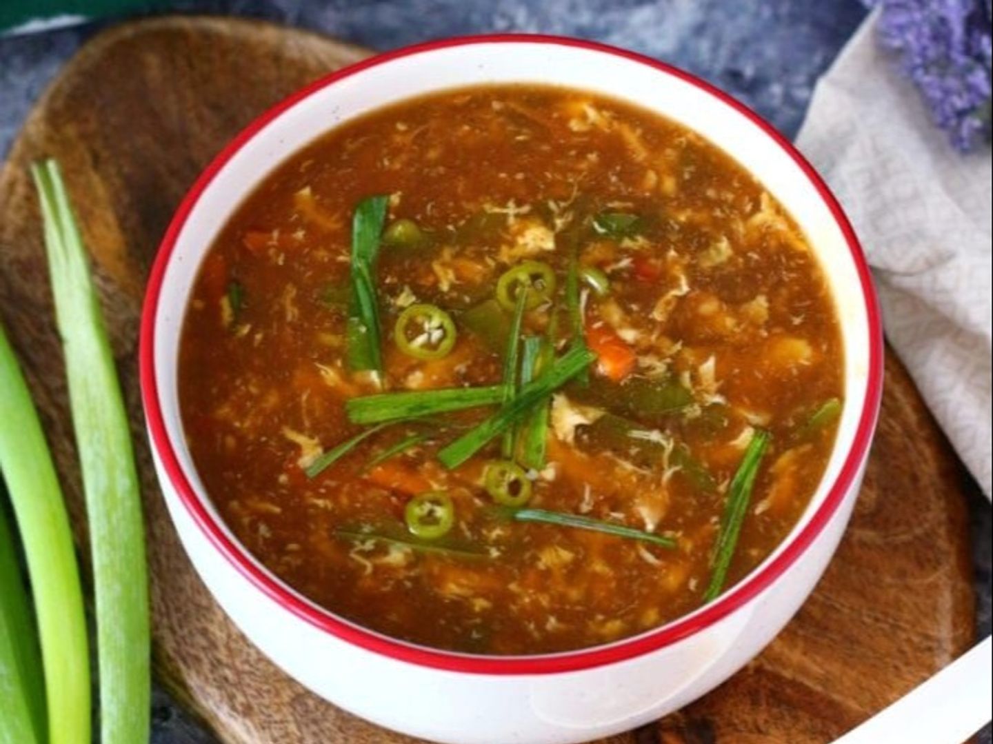 شوربة حارة وحامضة