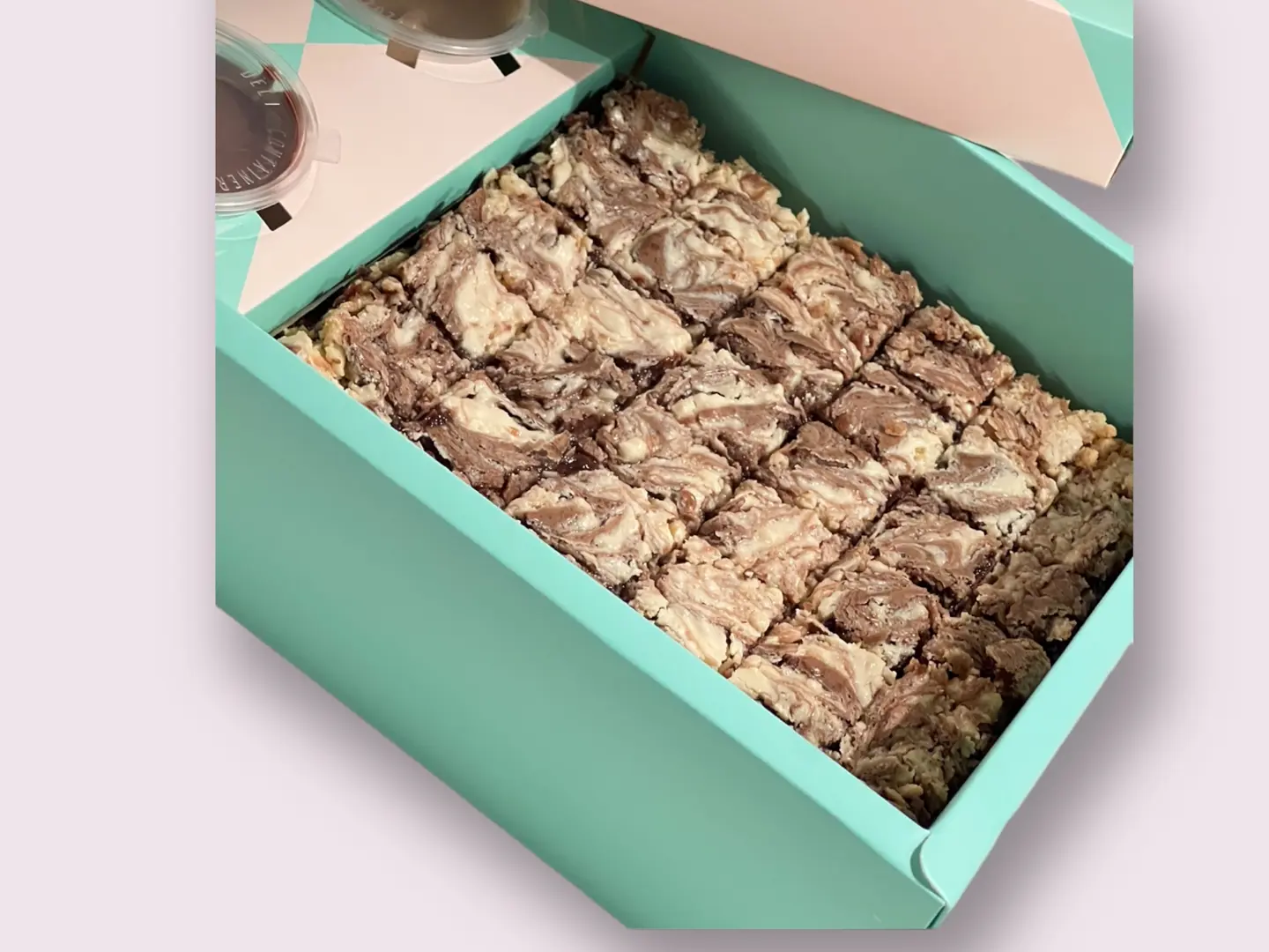 ميني بوكس براونيز بنكهة الرافايلو