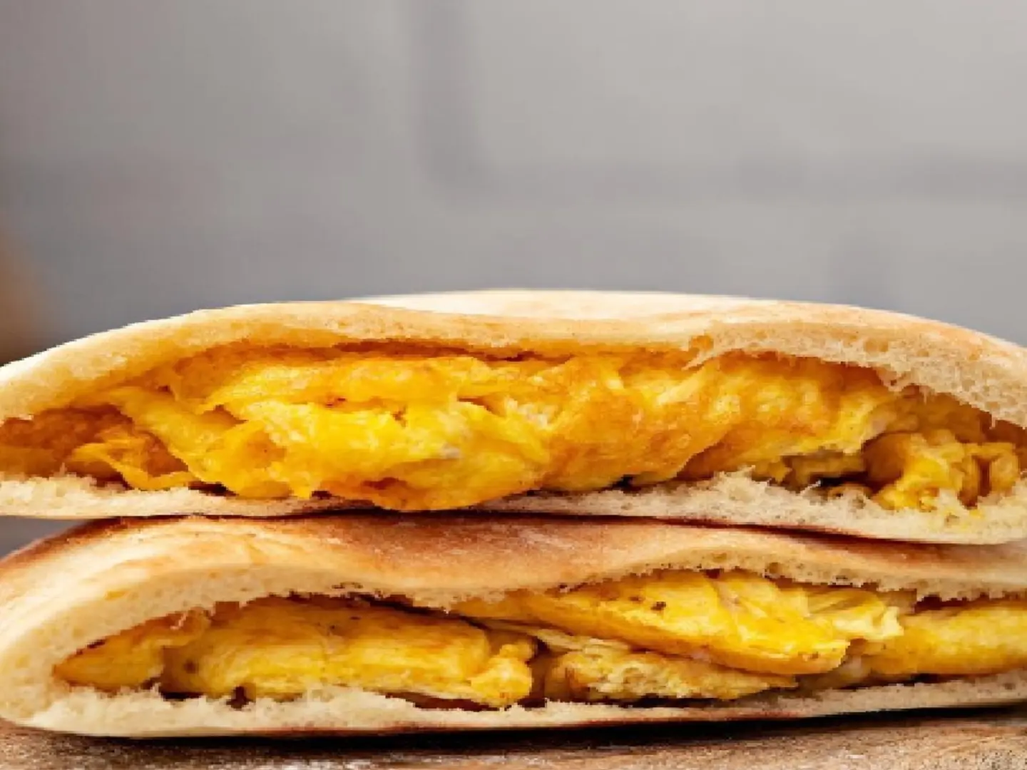 سندوتش بيض مقلى