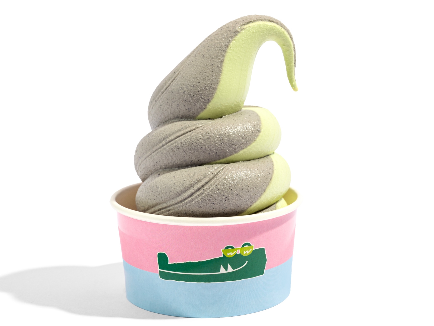 ايس كريم الماتشا والسمسم الأسود