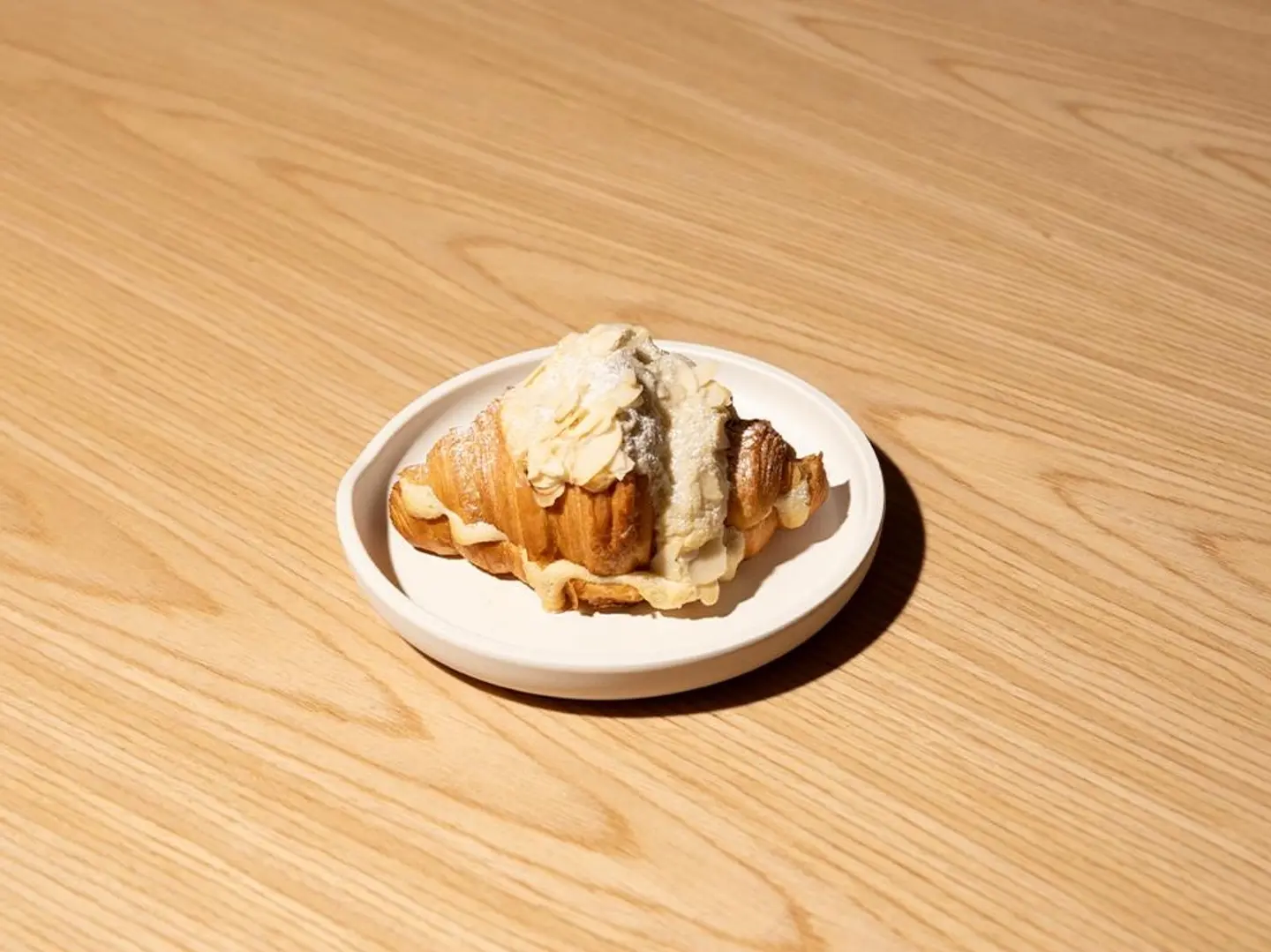 كرواسون اللوز قطعتان