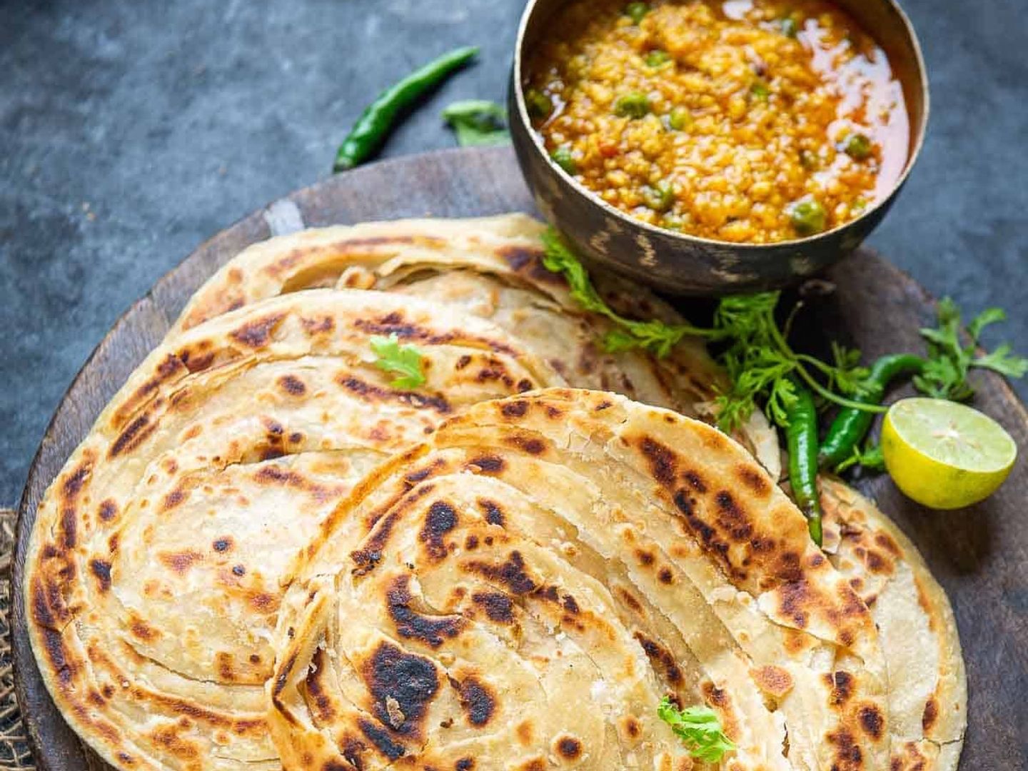 Daal With 2 Porotta