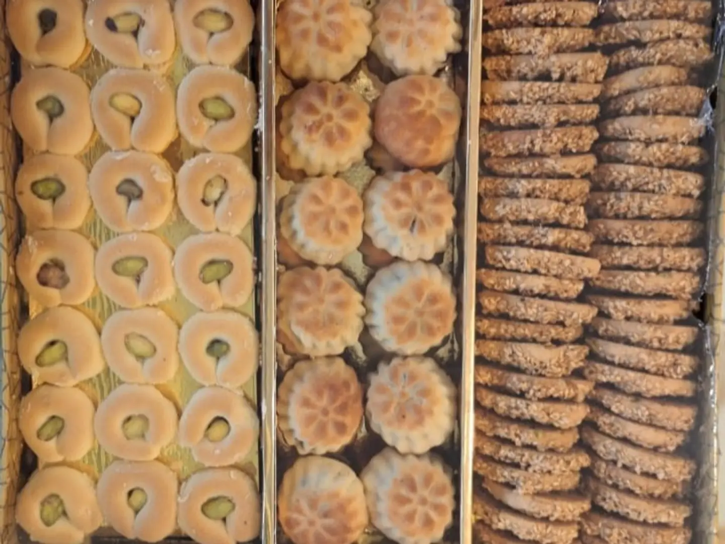 مشكل معمول برازق غريبة