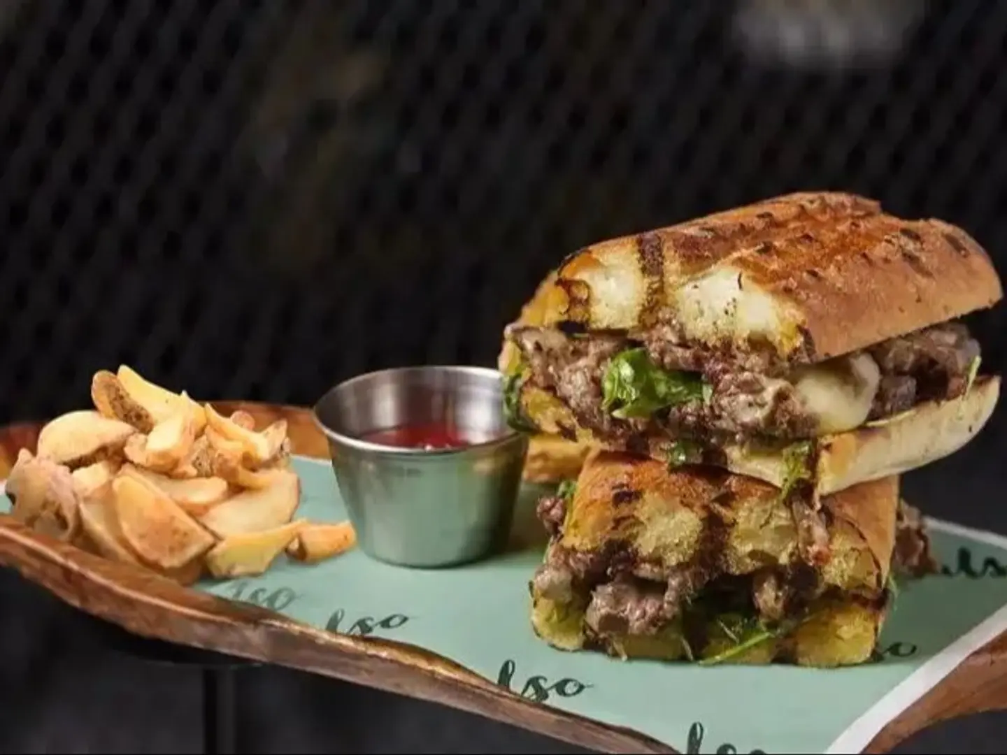 ترافل ستيك ساندويتش