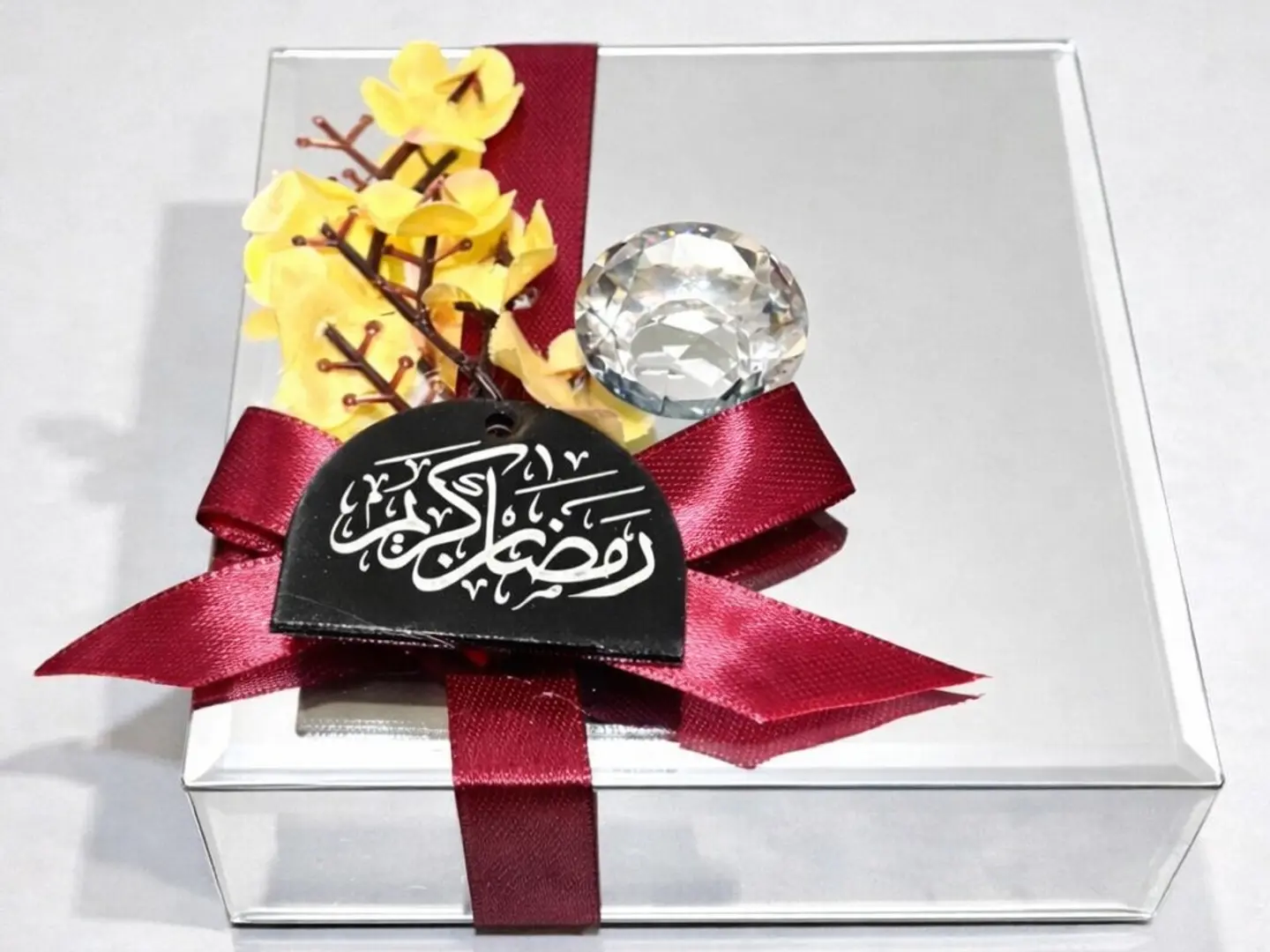 Velvet Mirror Box With Marouki Oud & Prayer Beads