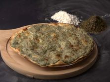 فطيرة جبن بالزعتر
