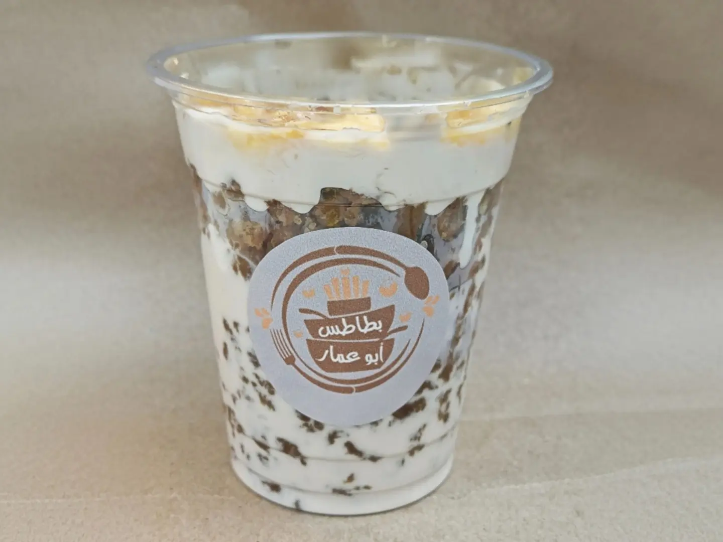 كوب معصوب قشطة وحليب