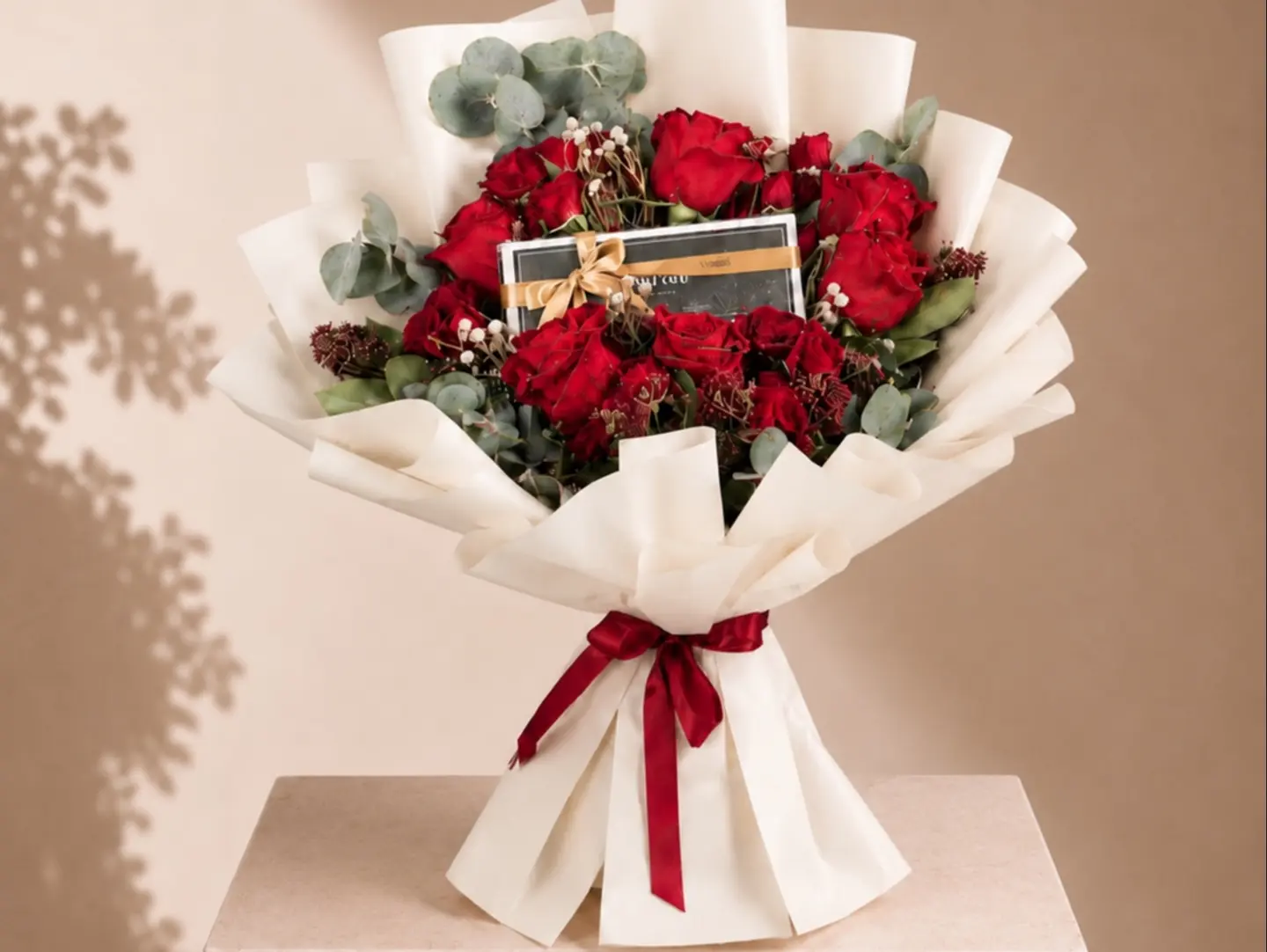 Bouquet Of Roses With Chocolate With Gardener17