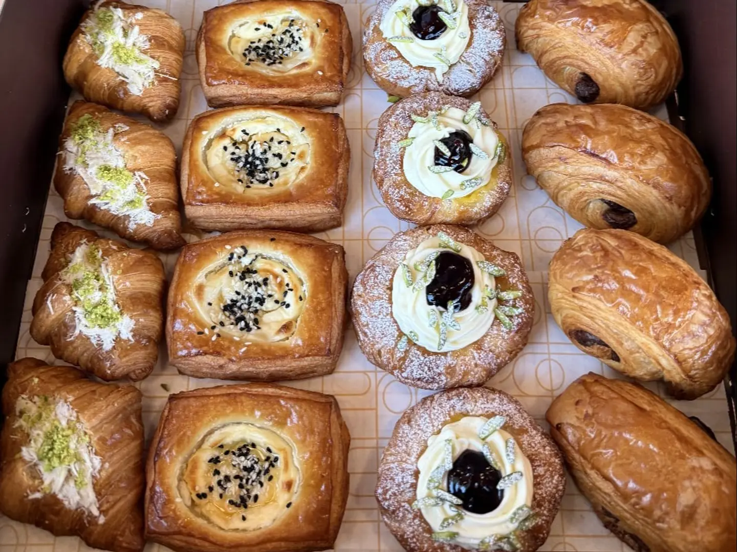 ميني بوكس كرواسون حلو