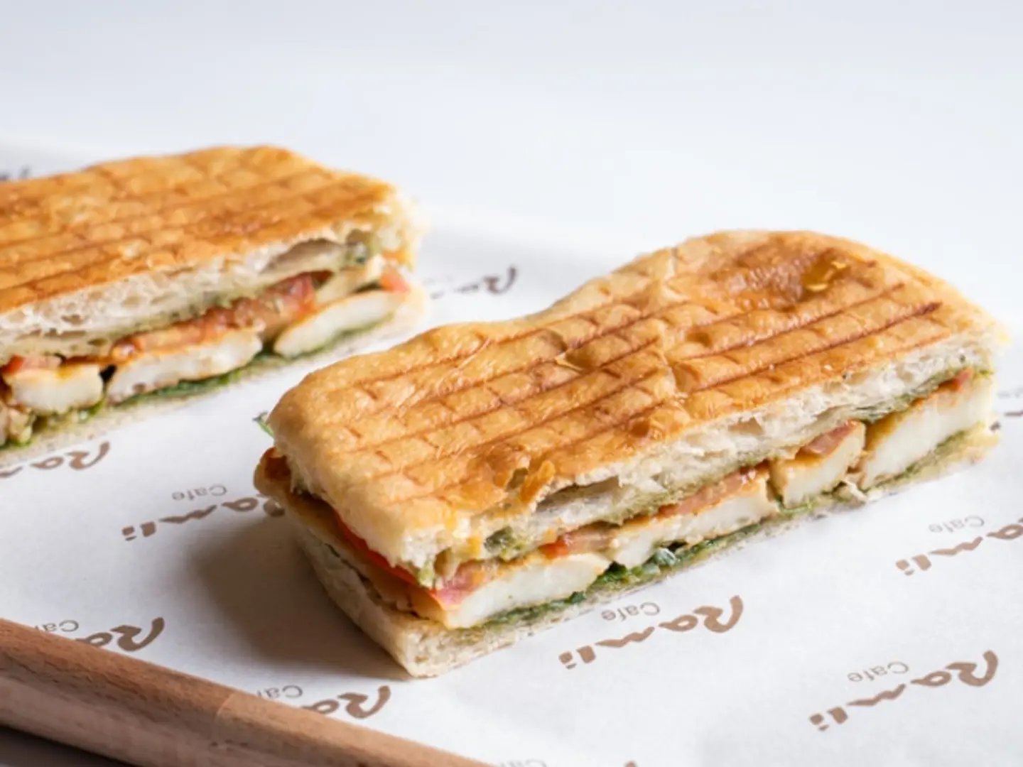 Grilled Halloumi Sandwich