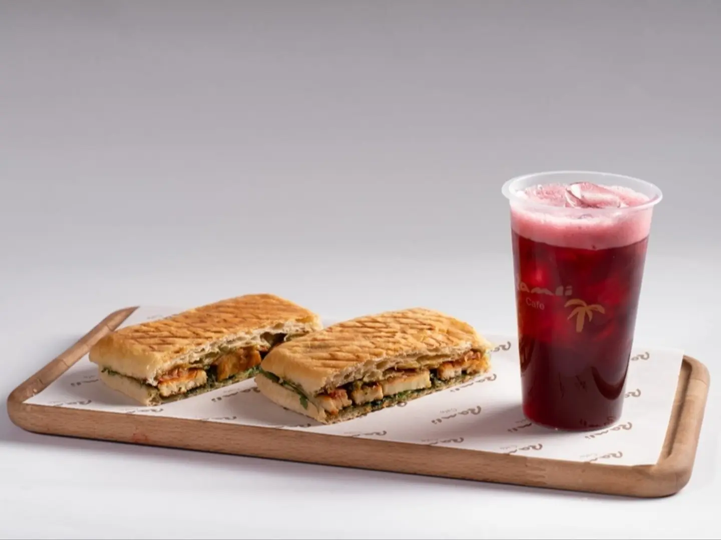 Halloumi Sandwich With Karkade