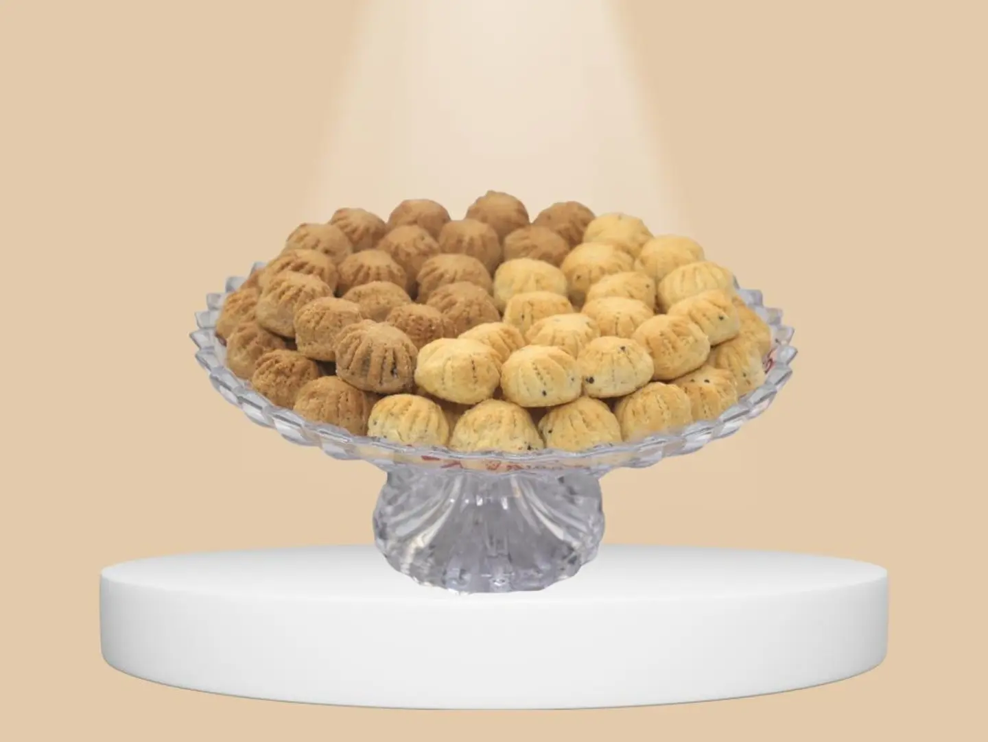 Round Glass Base, Mamoul White Munqash And Brown
