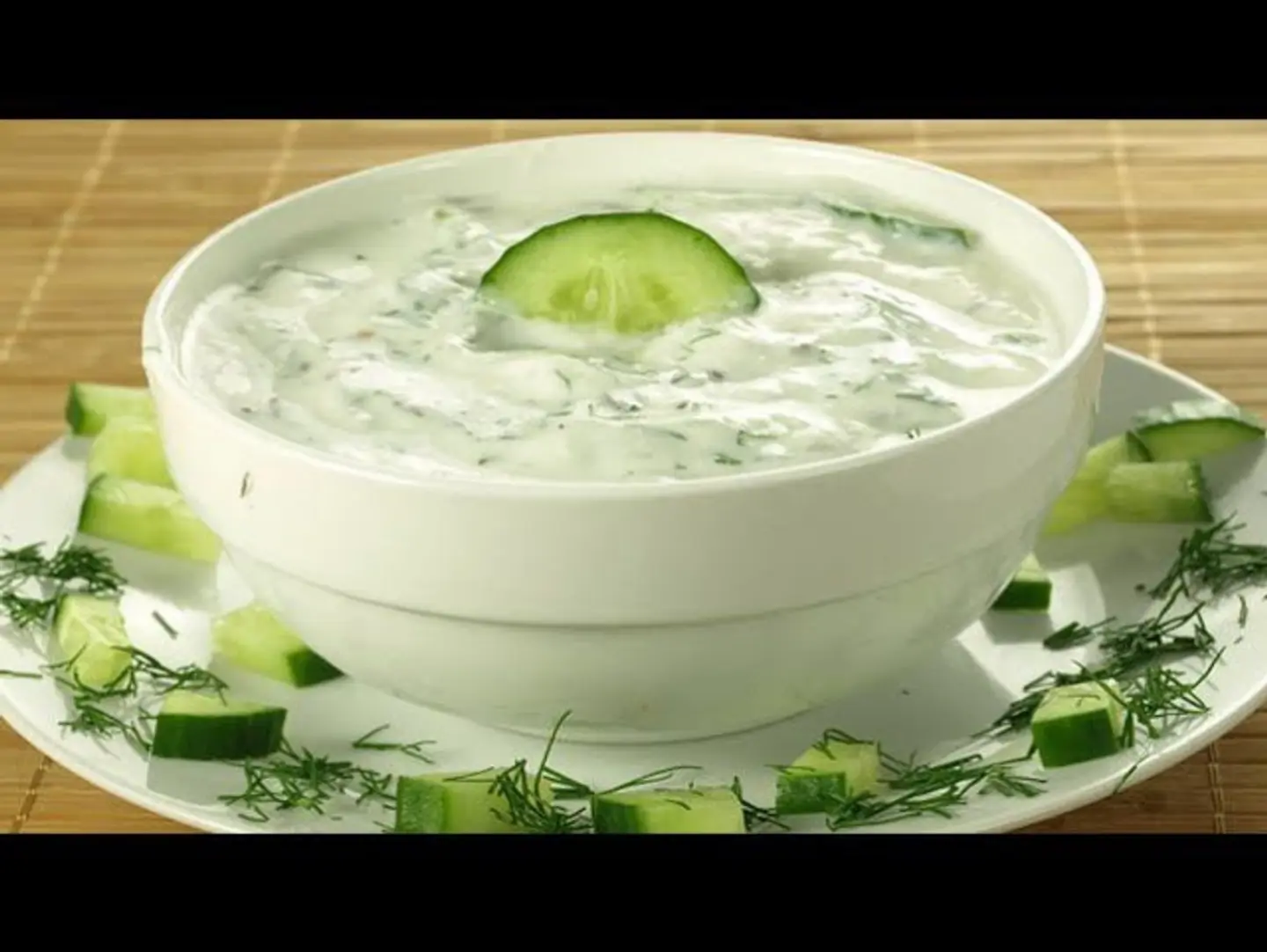 زبادي طازج مع الخيار
