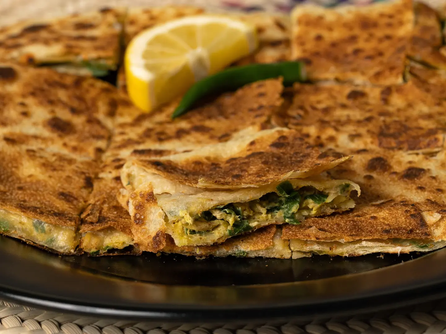 مطبق جبن سائل مع خضار