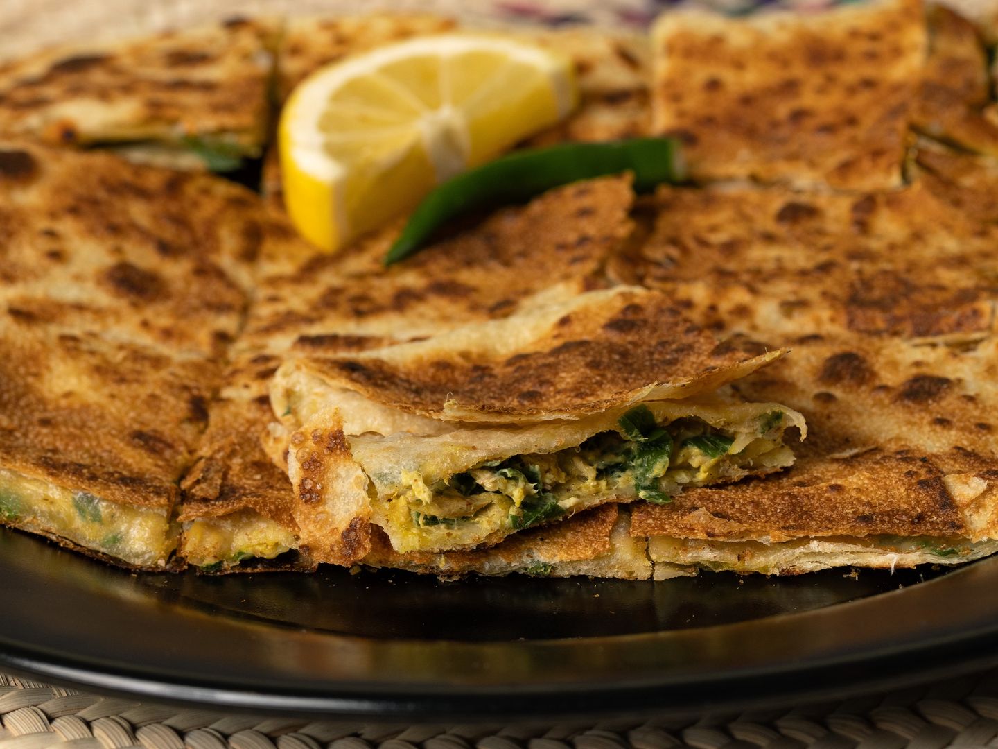 مطبق جبن سائل مع خضار
