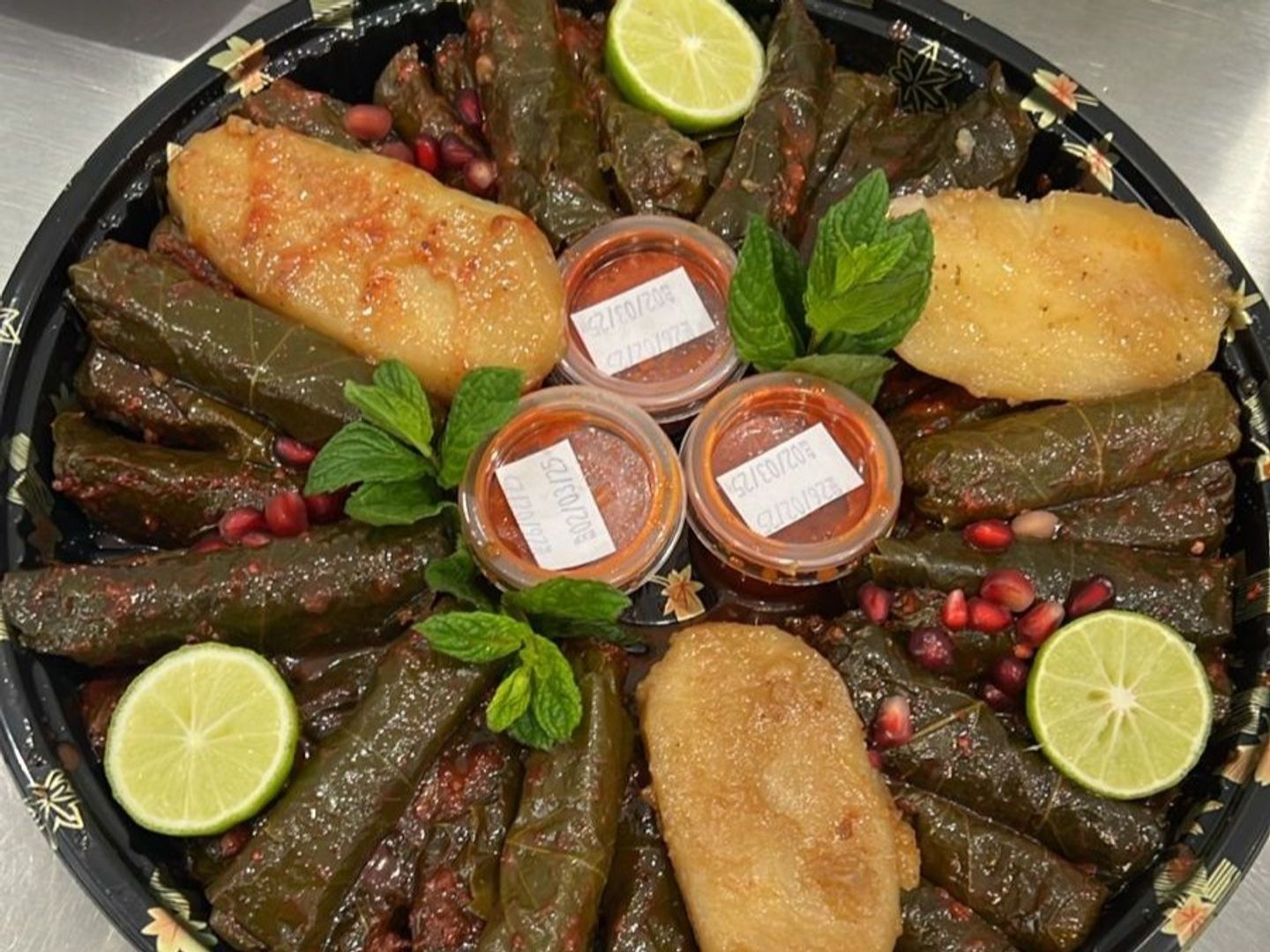 ورق عنب حامض صحن مناسبات عدد ٤٠ حبه