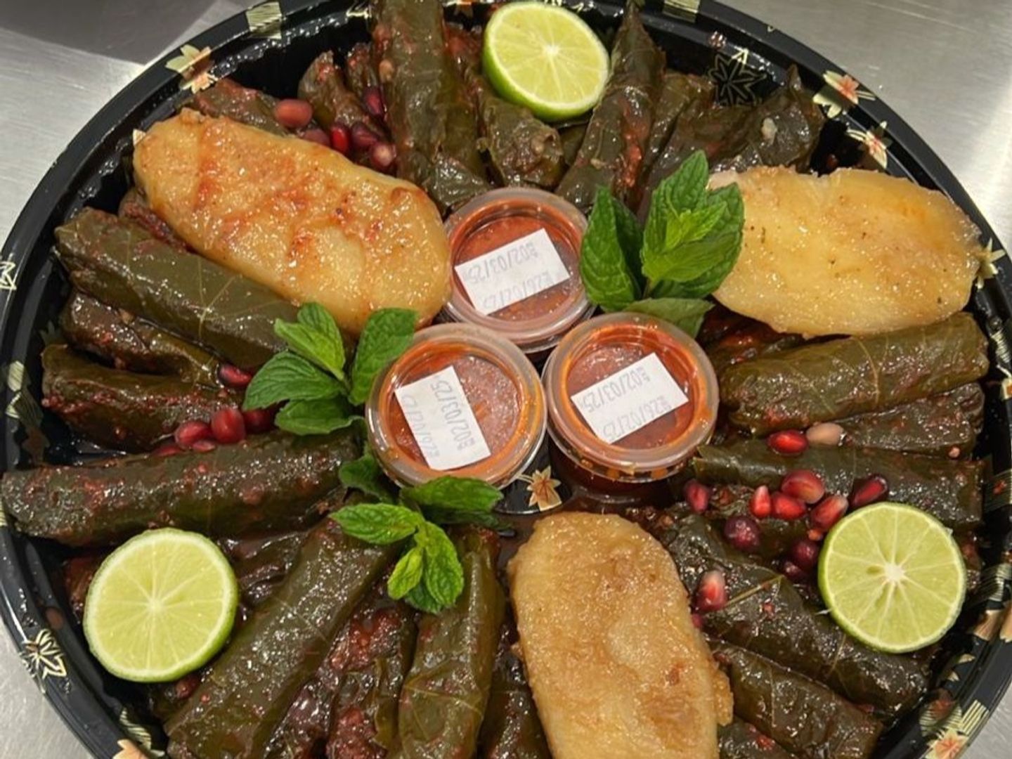 ورق عنب دبس رمان صحن مناسبات عدد ٤٠ حبه
