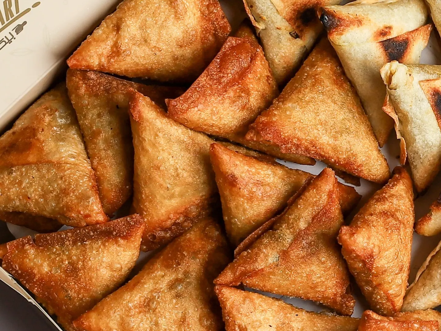 سمبوسة جبن ( وسط )