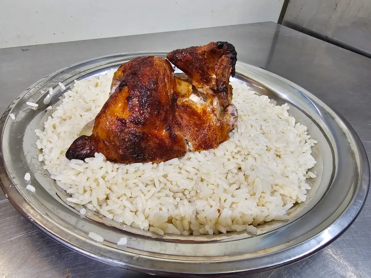 نصف حبة شواية مع الارز