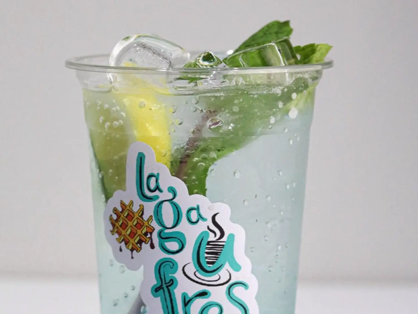 Tropical Berries Mojito