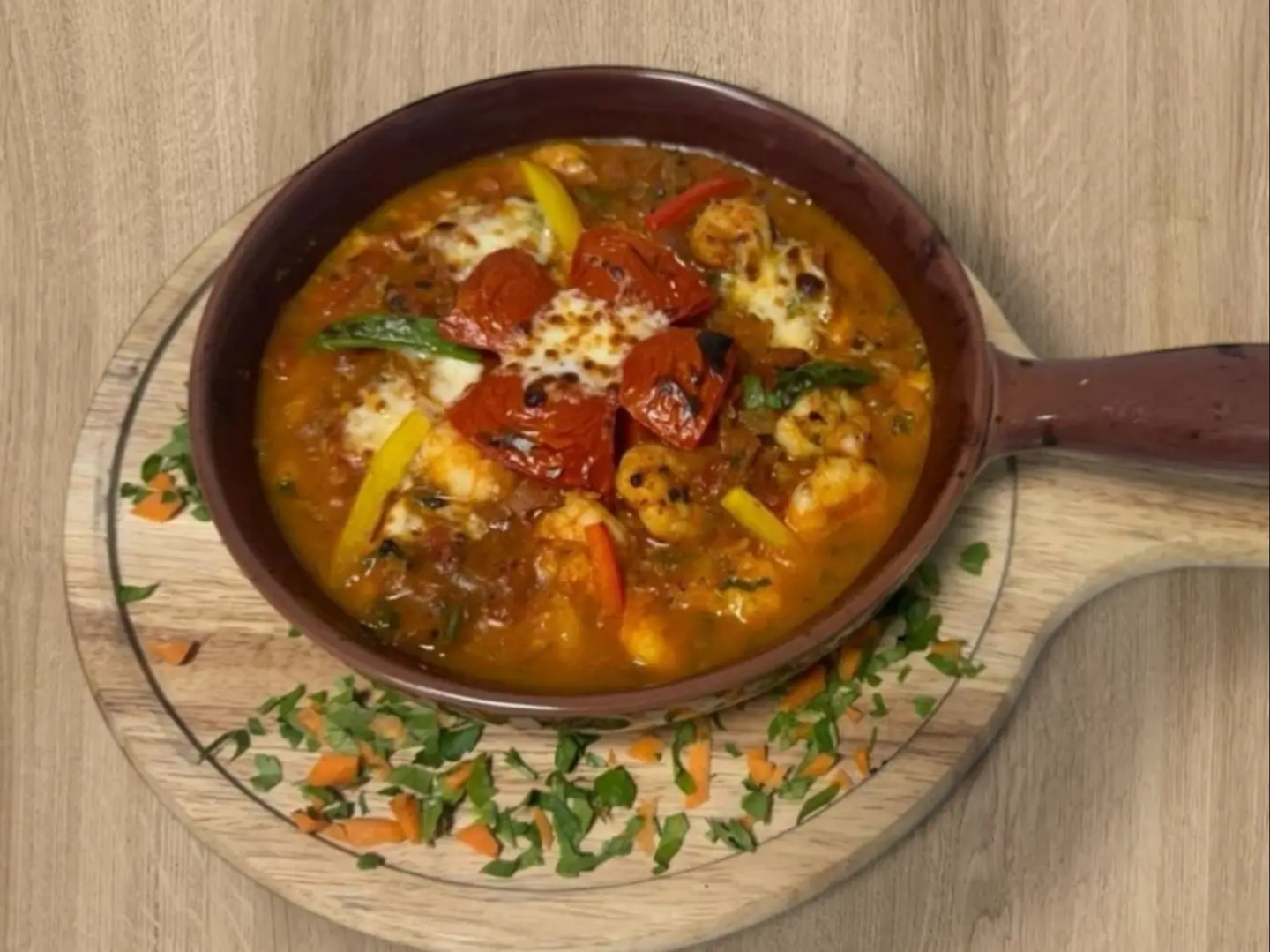 طاجن ميكس سي فود صوص احمر