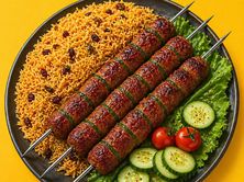 كباب لحم مع الرز البخاري
