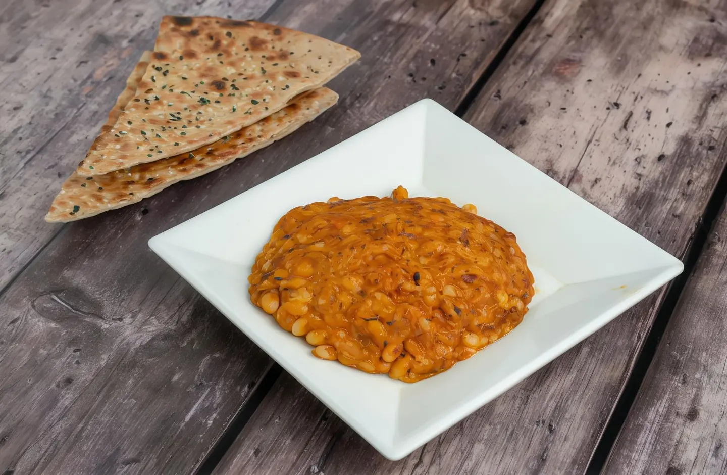 فاصوليا بالتونة