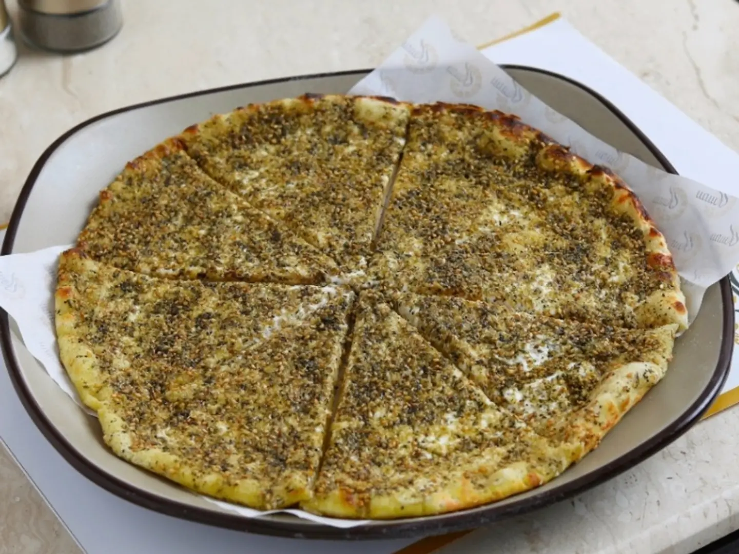 منقوشة لبنة بالزعتر