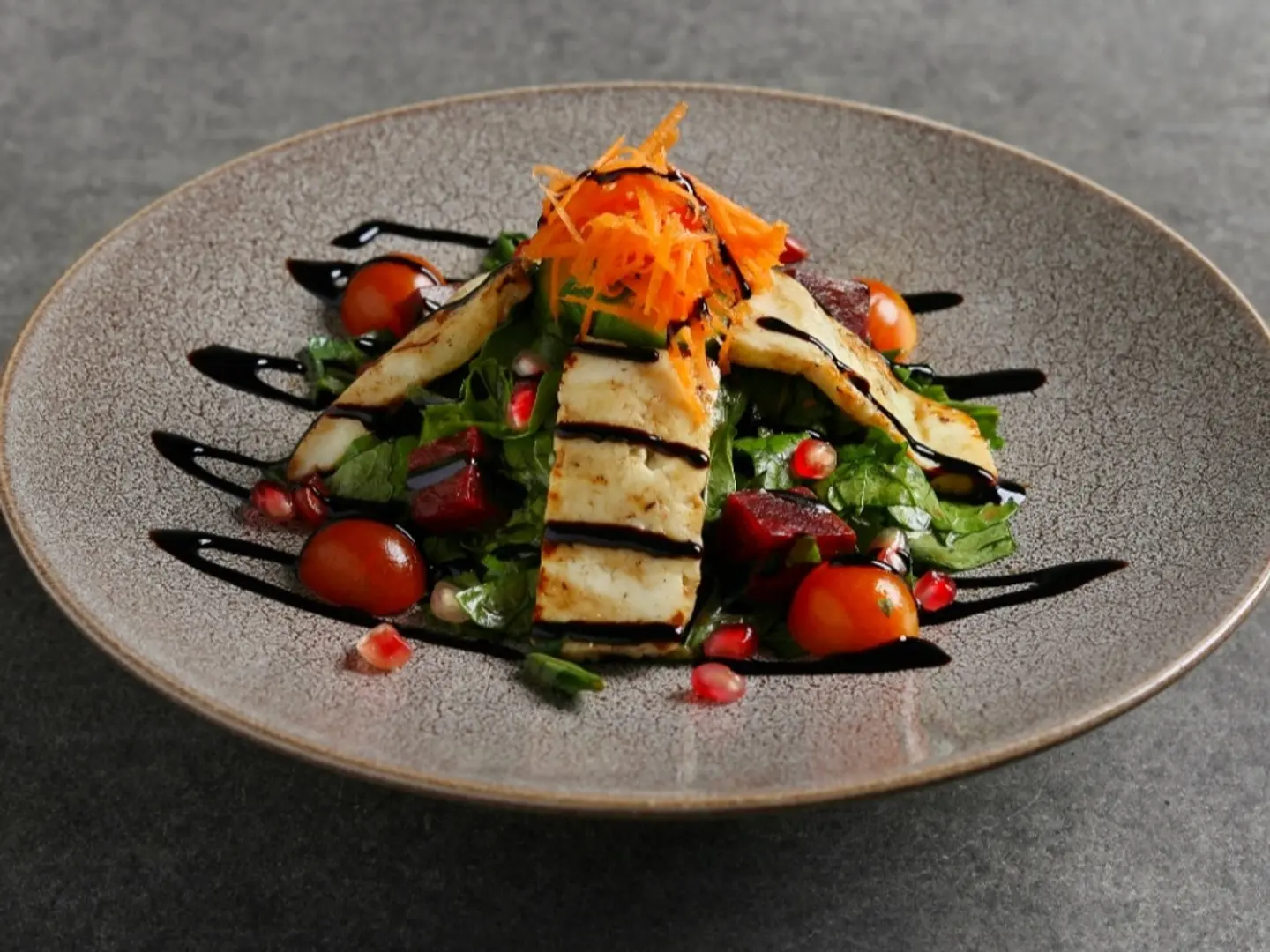 Arugula Salad With Halloumi