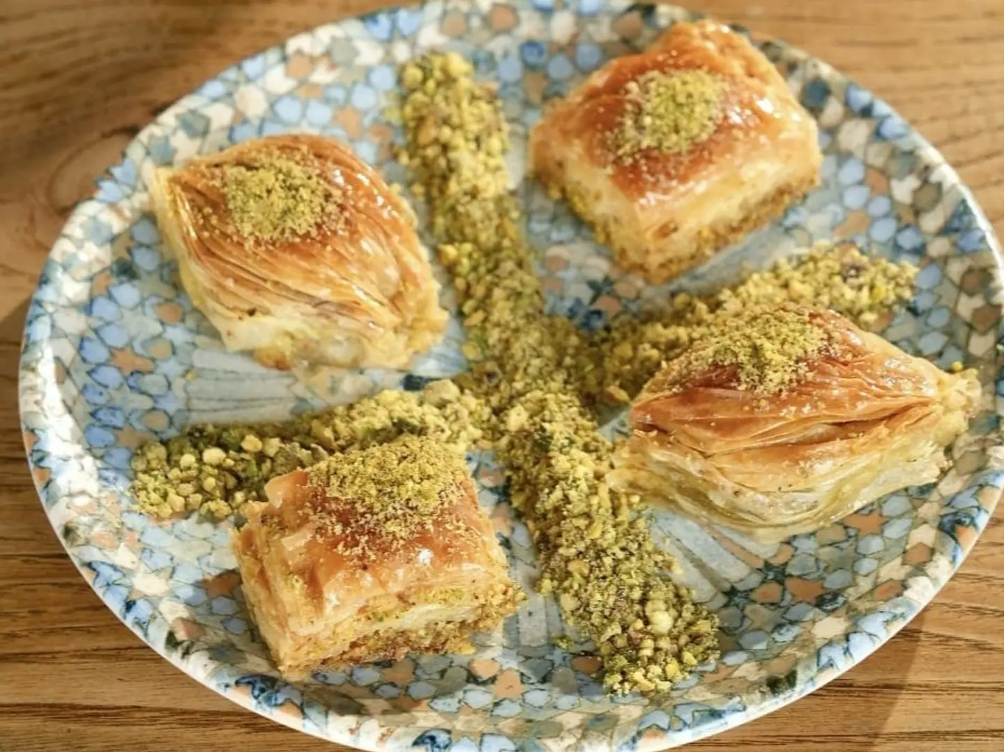 بقلاوة بكريمة بلح البحر