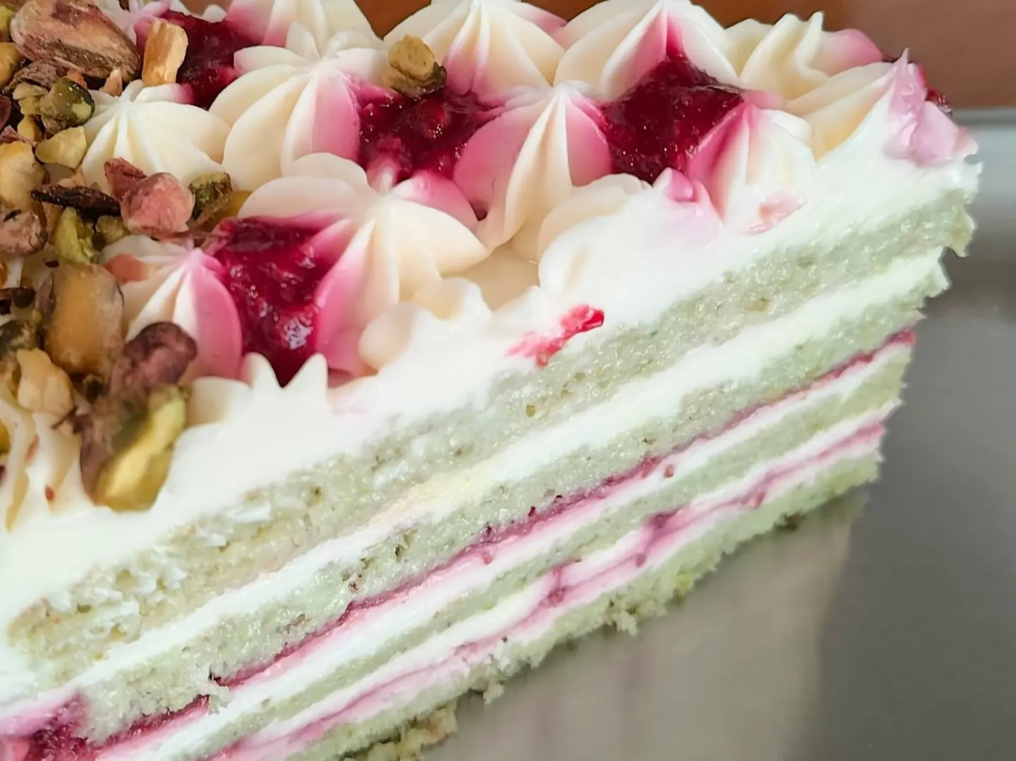 Pistachio Berry Cake