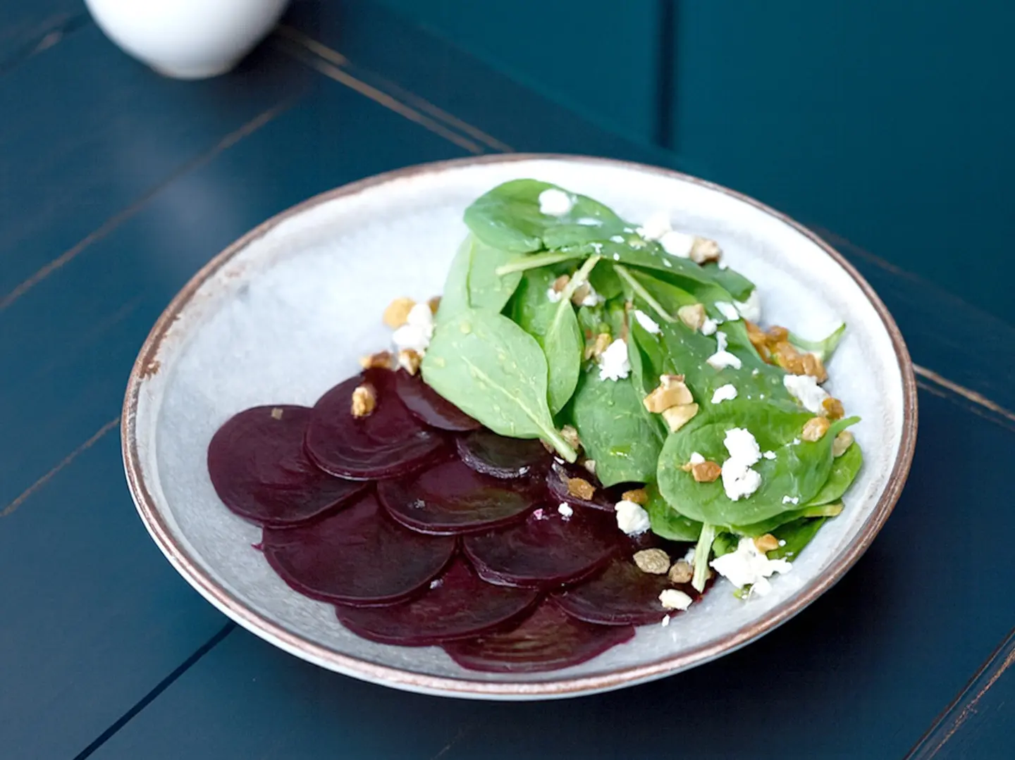 سلطة الشمندر والسبانخ