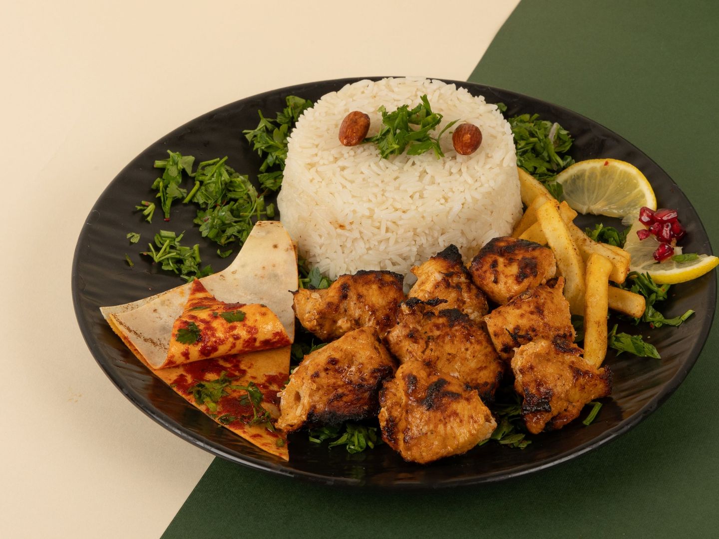 طبق شيش طاووق