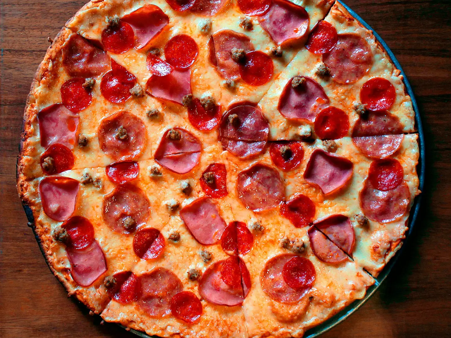 بيتزا نقانق