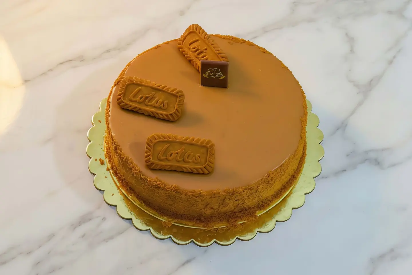 Lotus Cake - 20 C.M