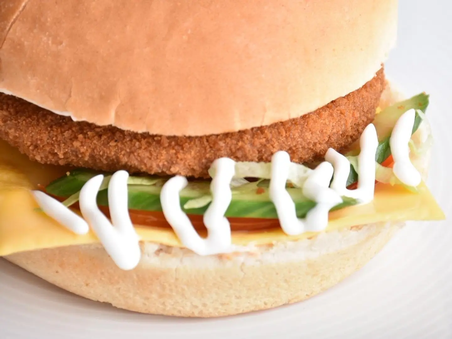 برجر دجاج بالقسماط بالجبن