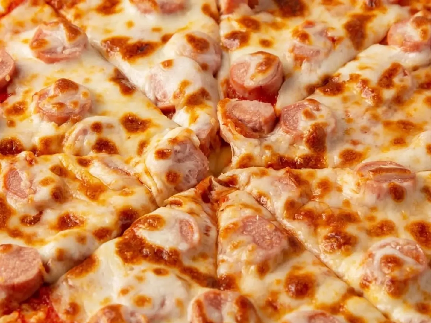 بيتزا نقانق