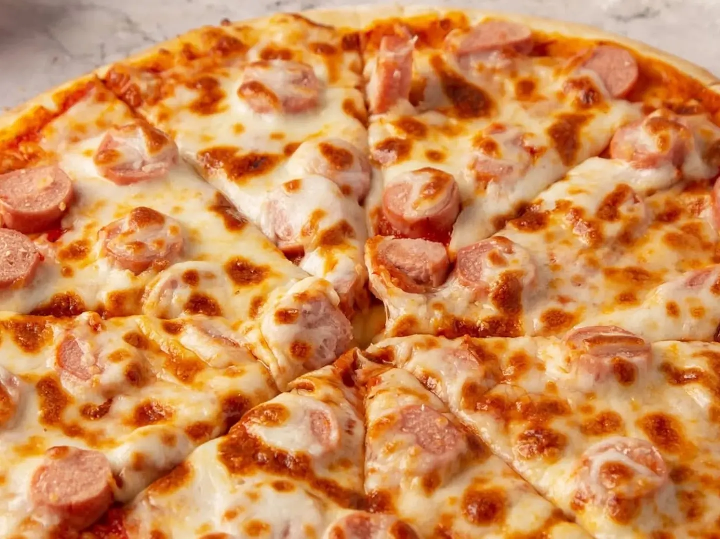 بيتزا نقانق صغير