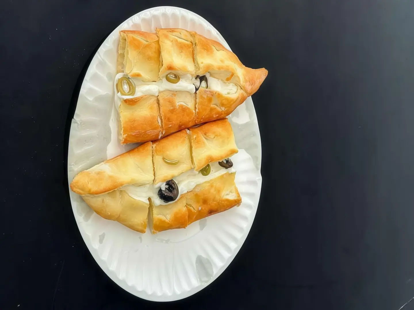 فطيرة لبنة بالزيتون