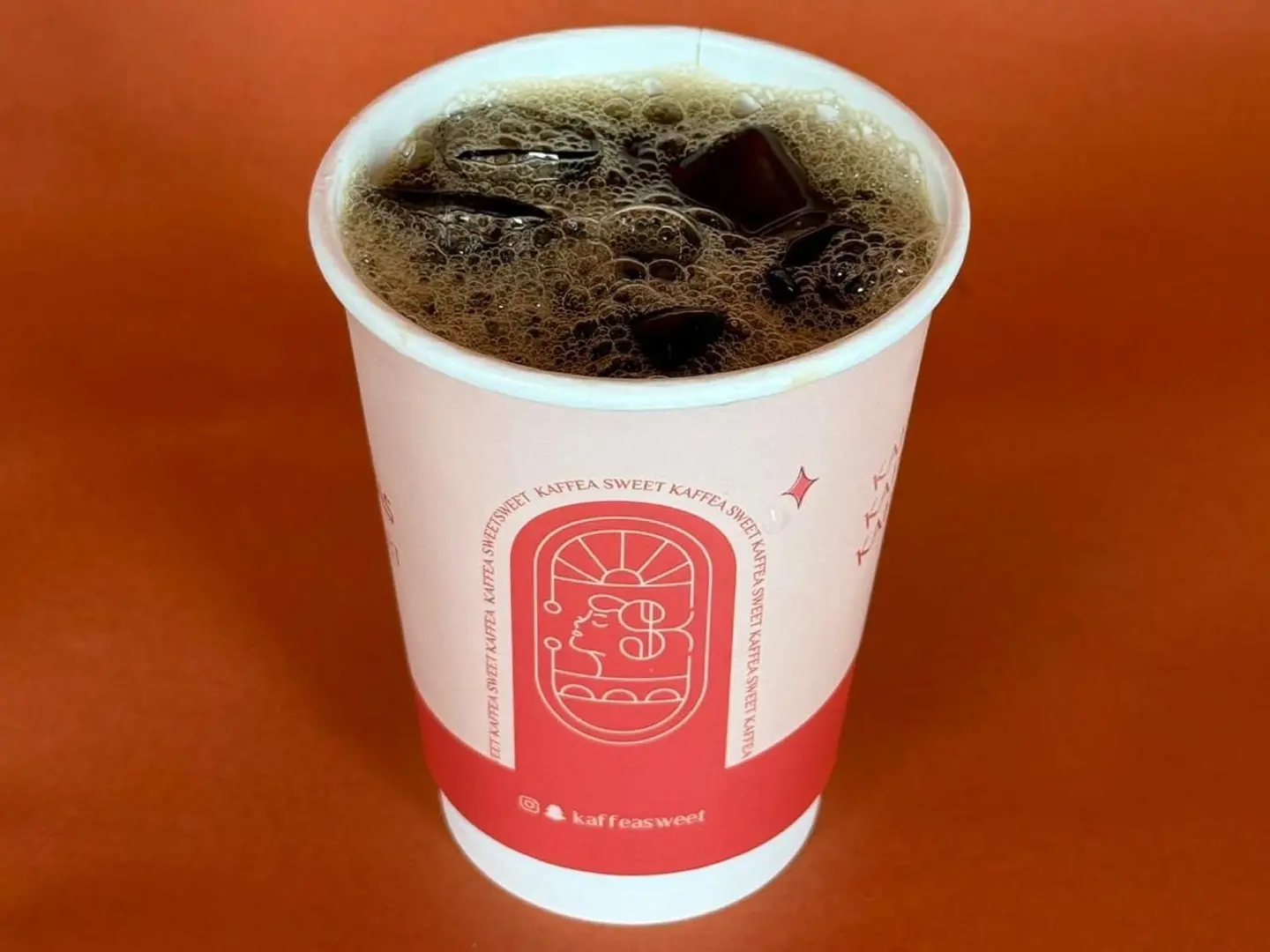 قهوة في 60 بارد كبير