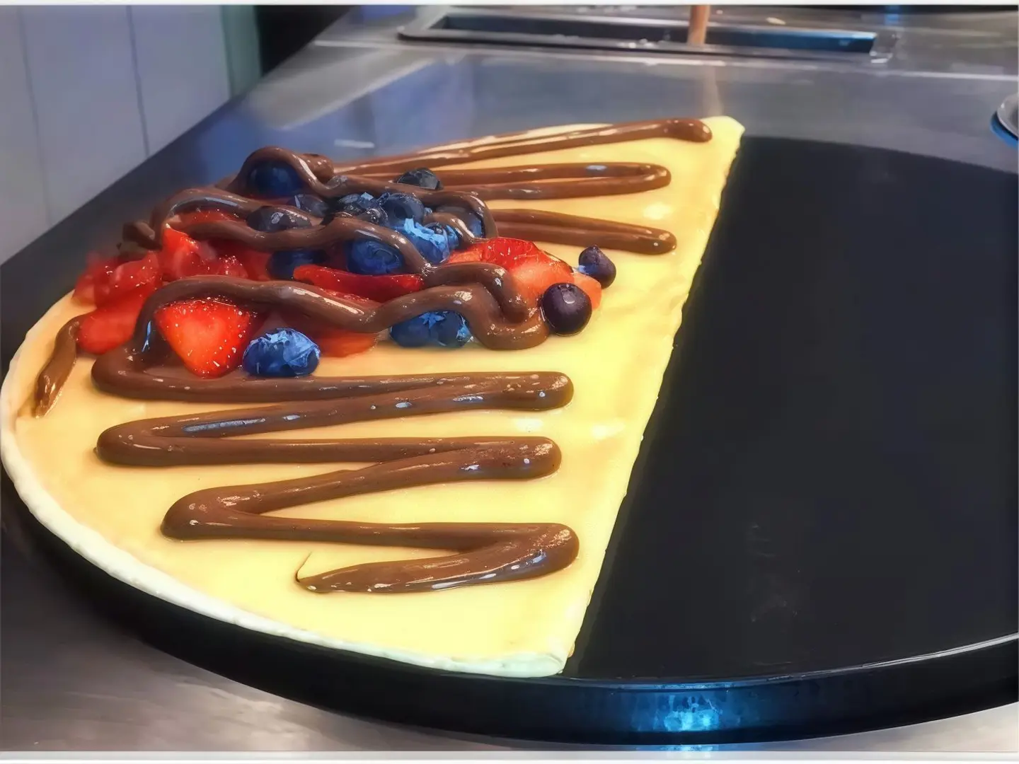 كريب نوتيلا لوتس بلوبيرى