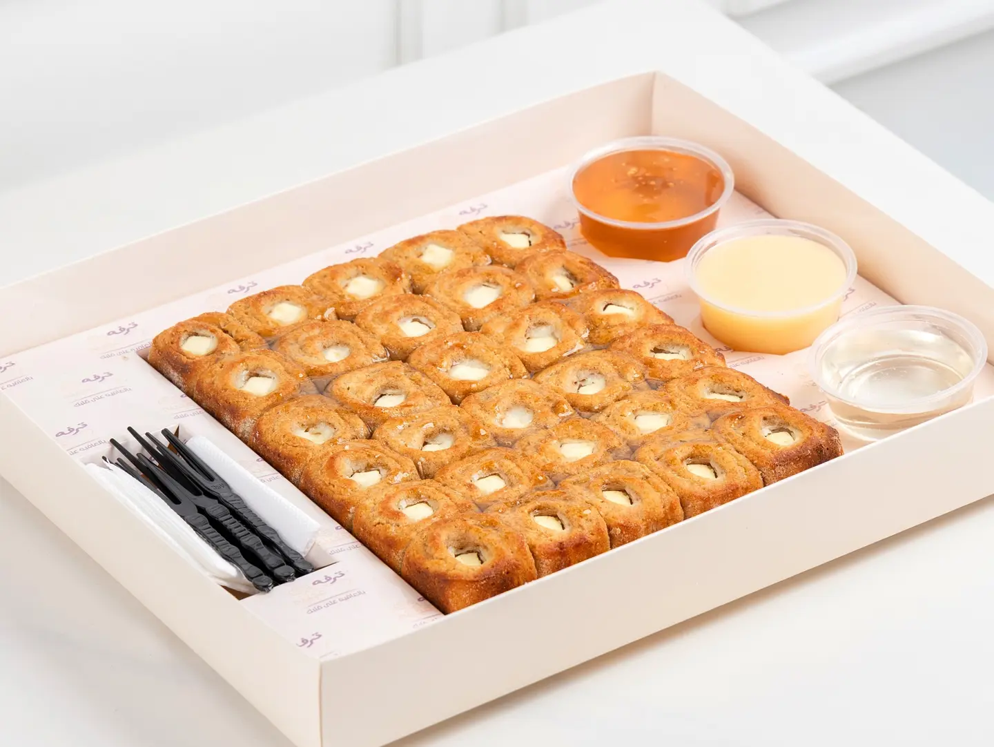 Medium Dark Cinajbn Roll Box (30 Pieces)