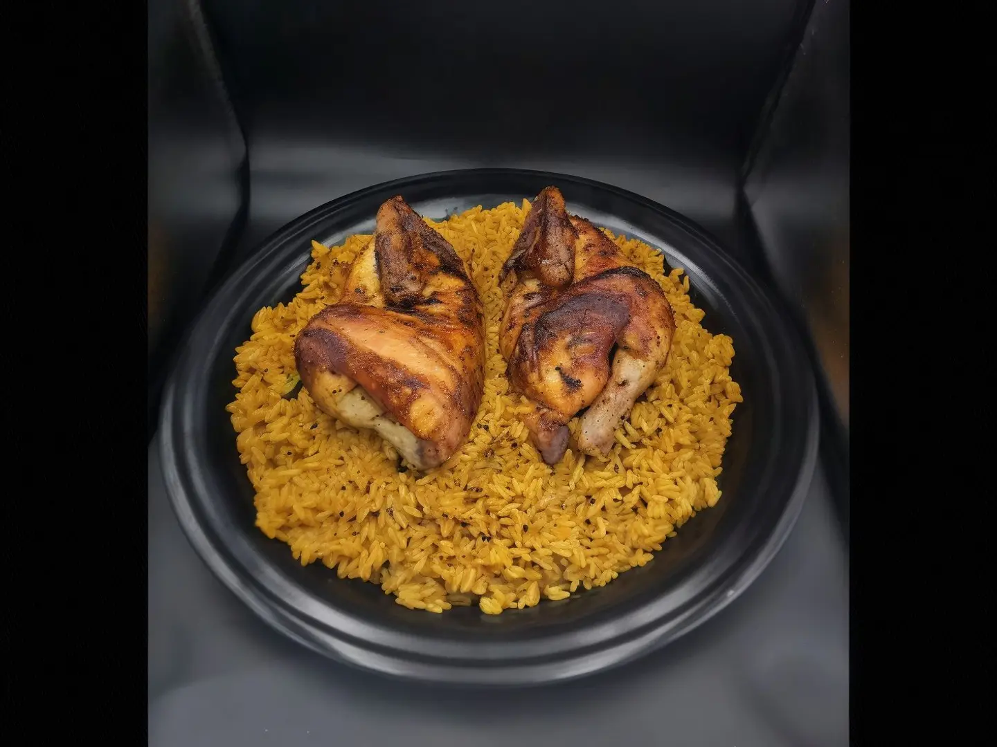 حبة دجاج شواية مع نفرين رز