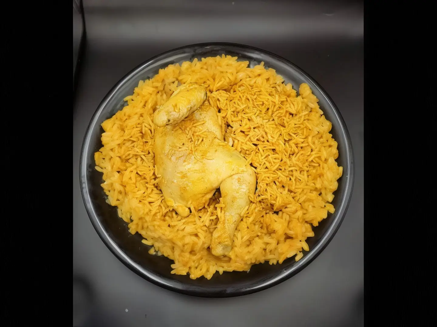 حبة دجاج مضغوط احمر مع نفرين رز